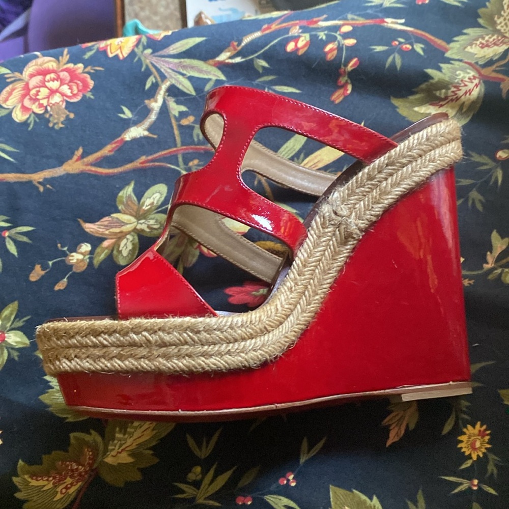 CHRISTIAN LOUBOUTIN  RED PATENT  5” Wedge / 1” Toe Sandals size 37 HOT! - Picture 12 of 15